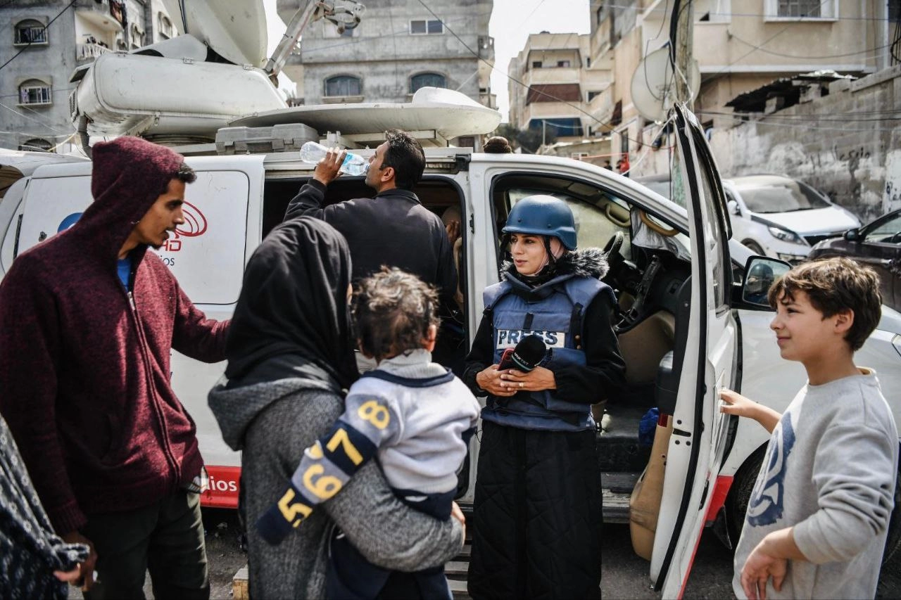 الصحفية ربا العجرمي مراسلة قناة trt.jpg